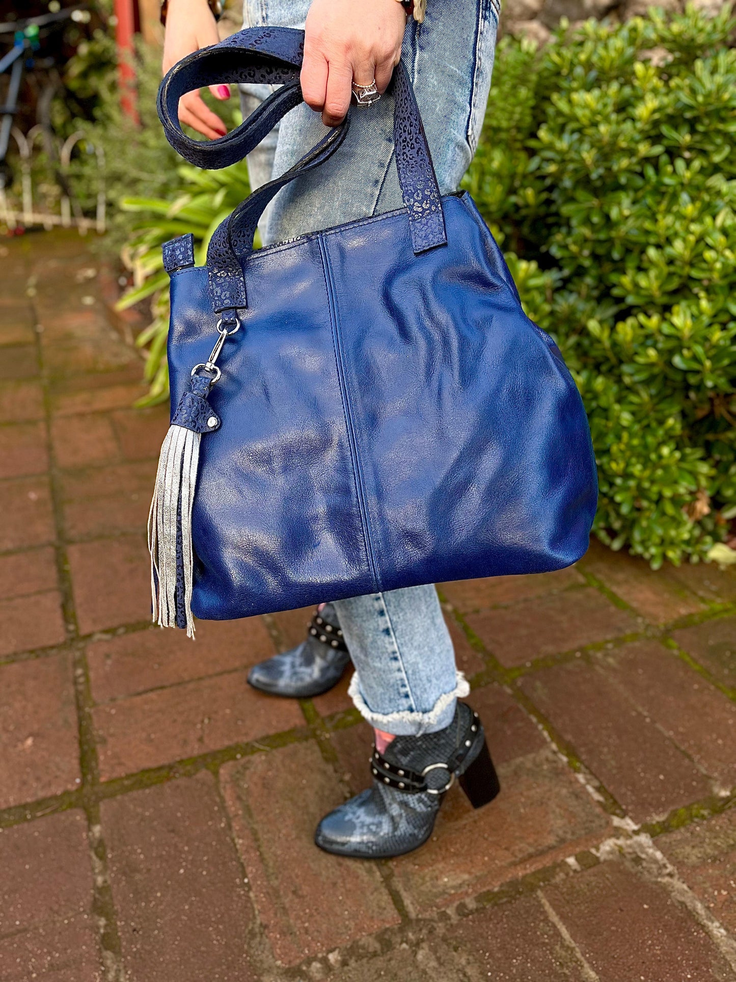 Cartera cuero azul