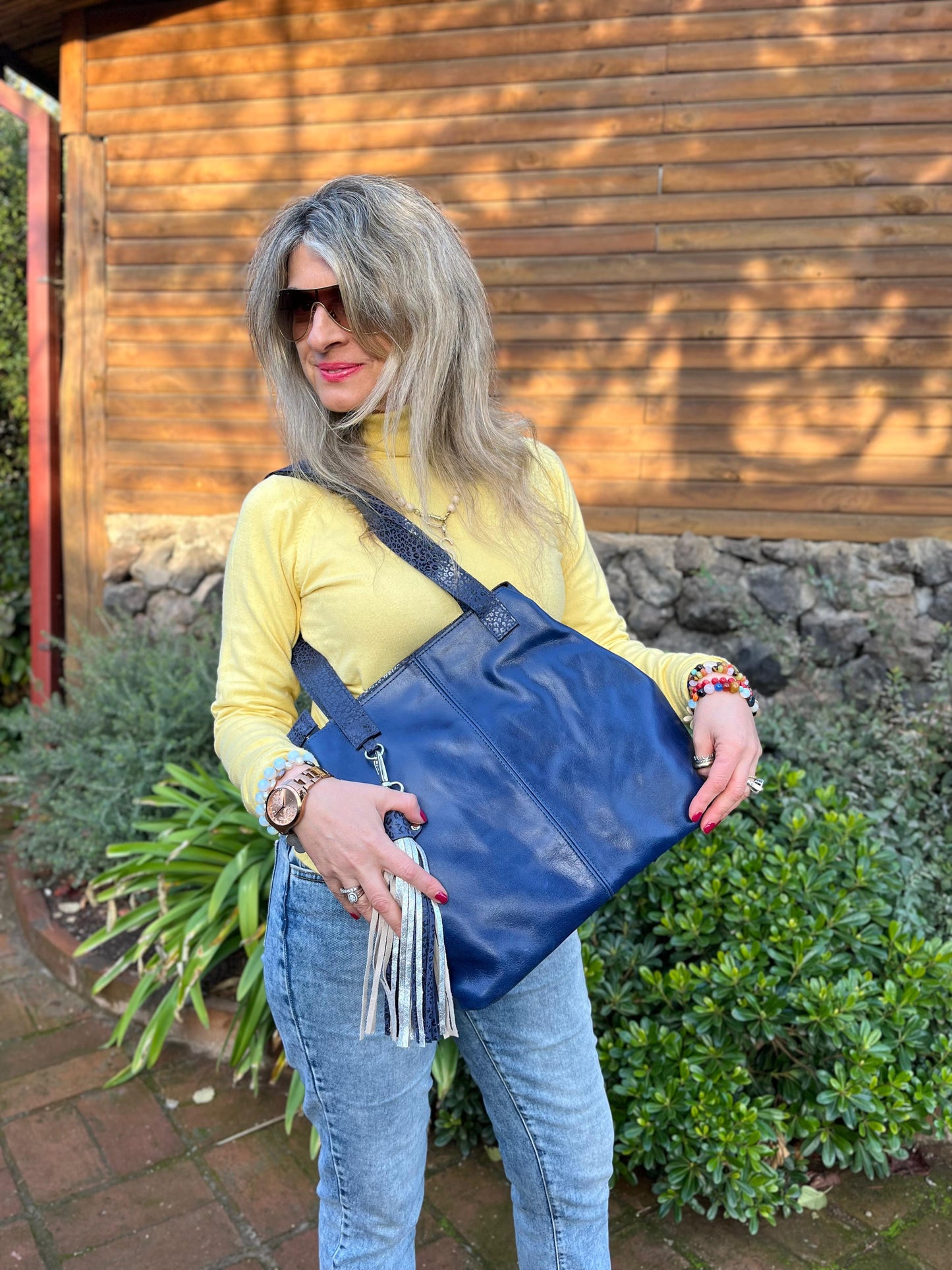 Cartera cuero azul