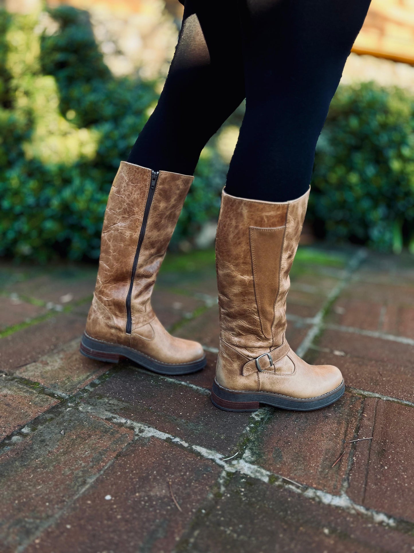 Bota Dublín cuero camel c/hebilla