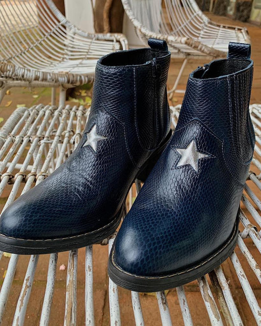 BOTIN NATALIA VAQUERO CUERO AZUL POROSO, ESTRELLA PLATA