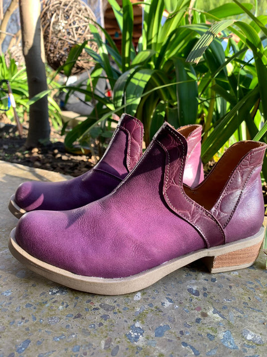 BOTIN MATILDA V CUERO MORADO, RIBETE CROCO