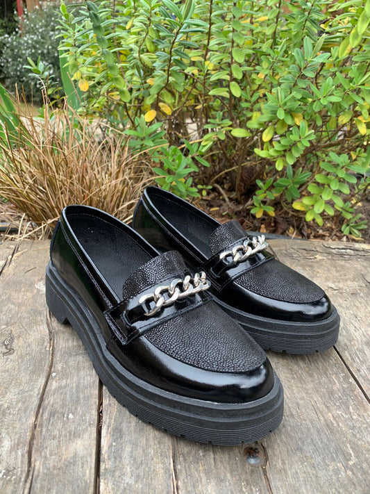 MOCASINE CON FOLIA CUERO NEGRO RICHIATO