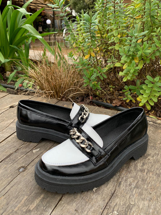 MOCASINE SERRANO CUERO NEGRO RICHIATO, BLANCO