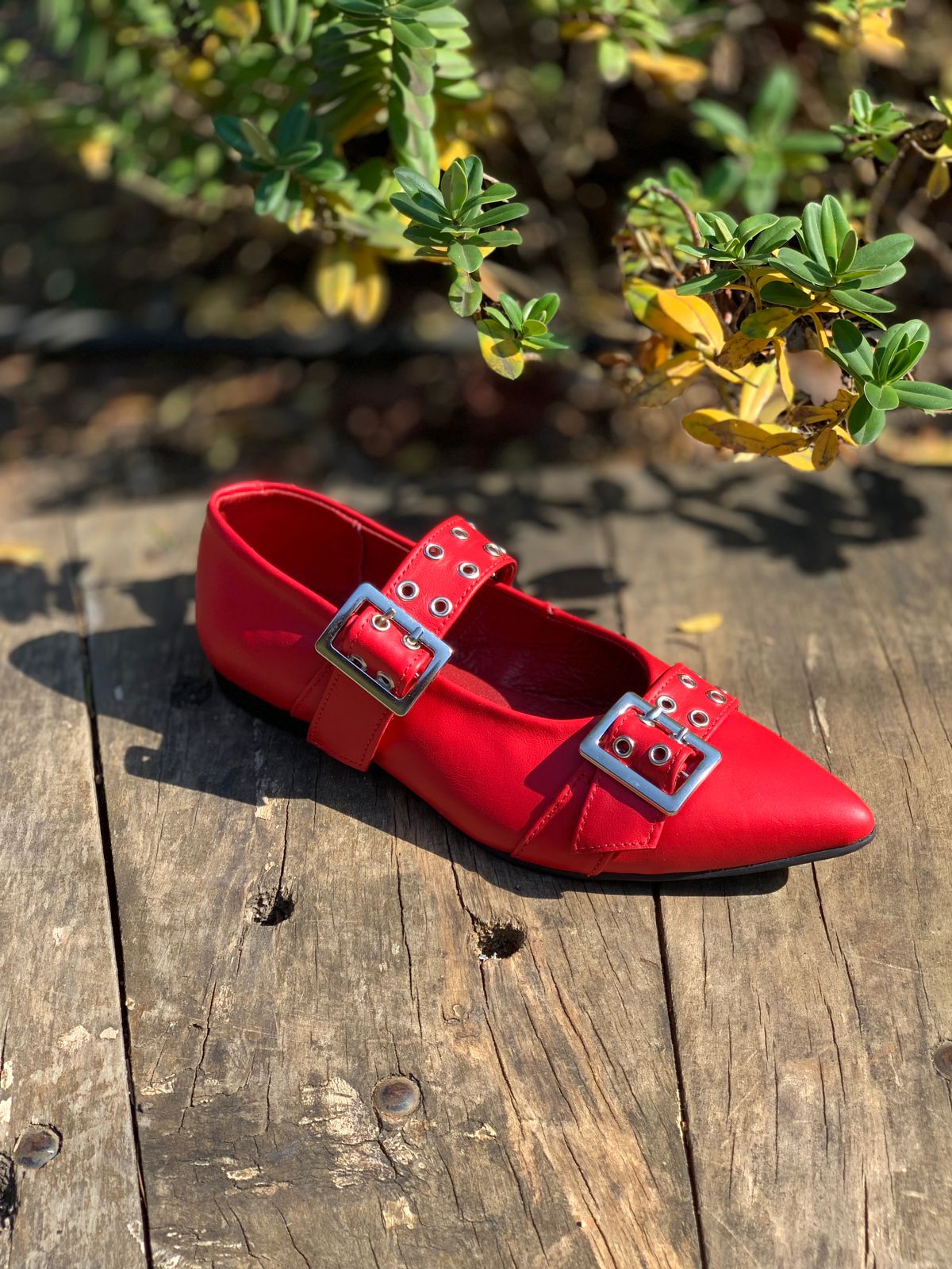 Ballerina cuero rojo c/ 2 hebillas