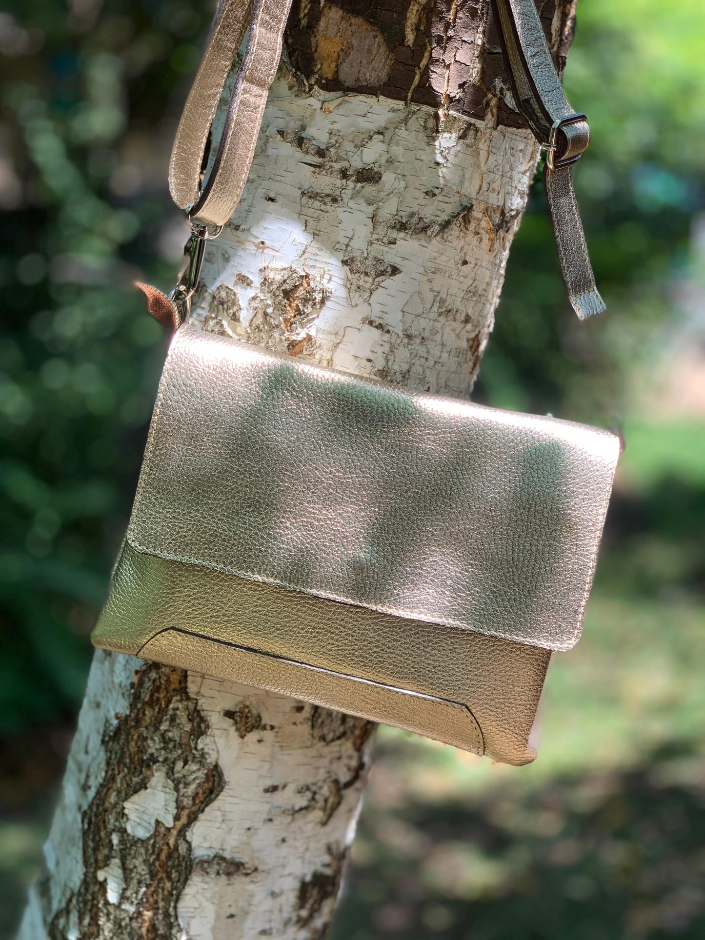Bandolera cuero dorado