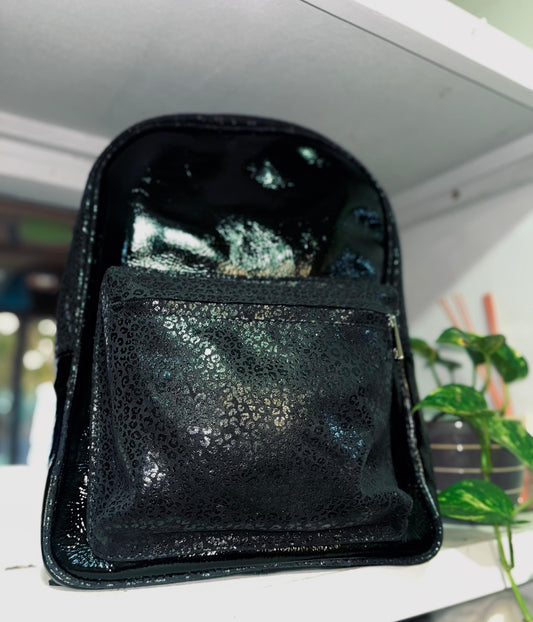 Mochila cuero negro richiato c/print