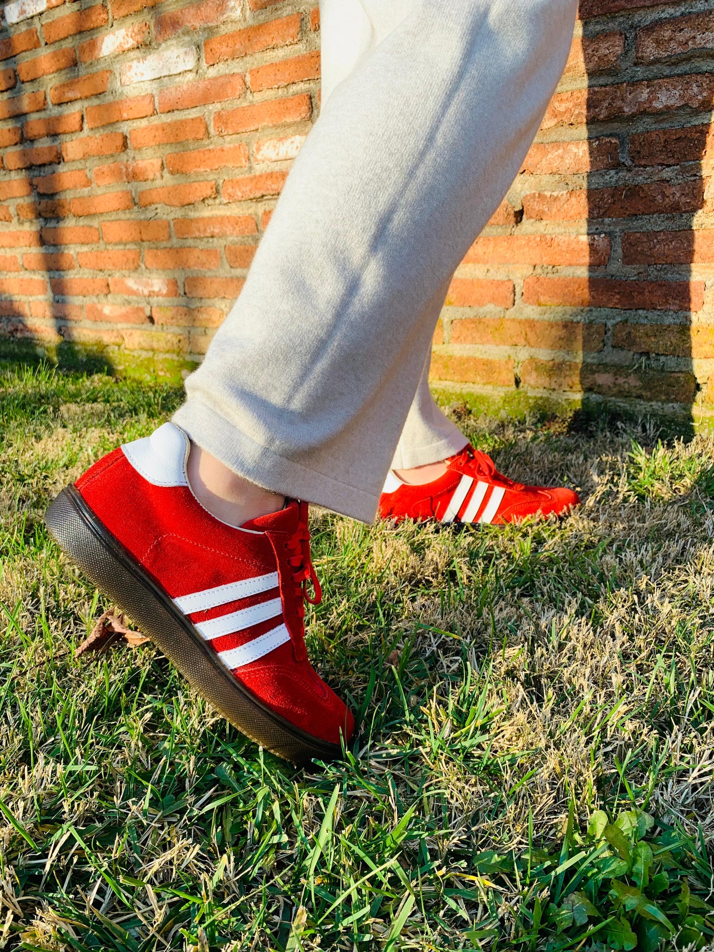 Zapatilla samba cuero reno rojo