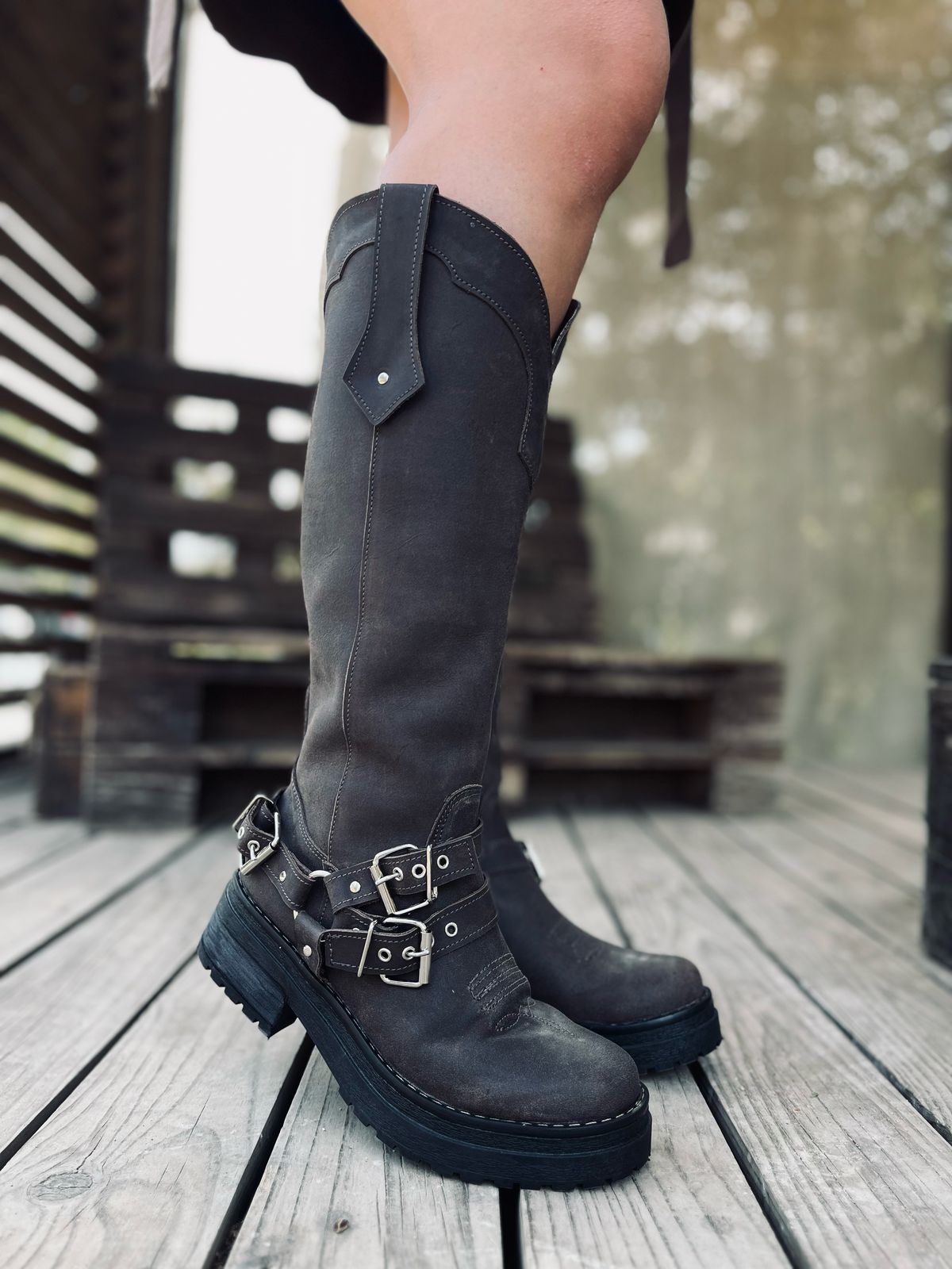 Bota Chicago cuero cafe chocolate c/hebillas